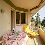 Daire Guesthost - Balcony With Parking *